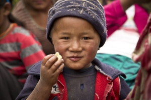 世界粮食计划署正扩大尼泊尔救援力度，粮援资金紧缺