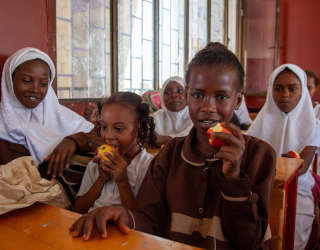 亚丁达尔萨德的Ahmed Bin Hanbal学校。照片：世界粮食计划署/Annabel Symington