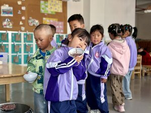 children from Lixian Programme Photo: WFP