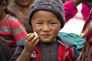 世界粮食计划署正扩大尼泊尔救援力度,粮援资金紧缺