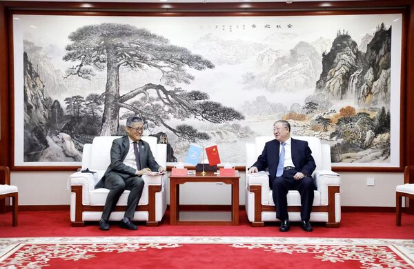 联合国世界粮食计划署驻华代表赵兵拜会国家粮食和物资储备局局长刘焕鑫