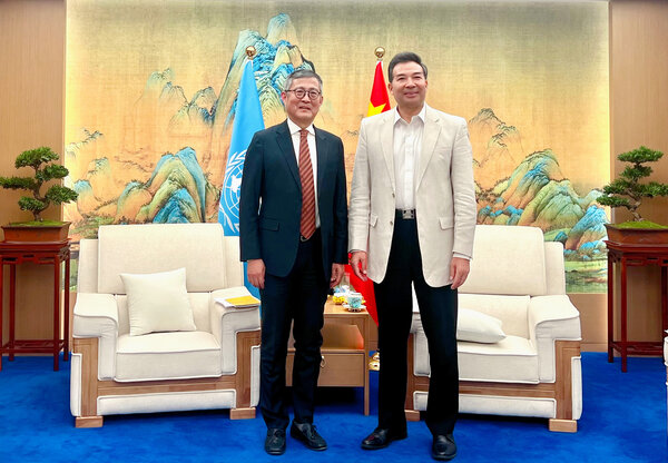 赵兵代表拜会国家国际发展合作署署长罗照辉