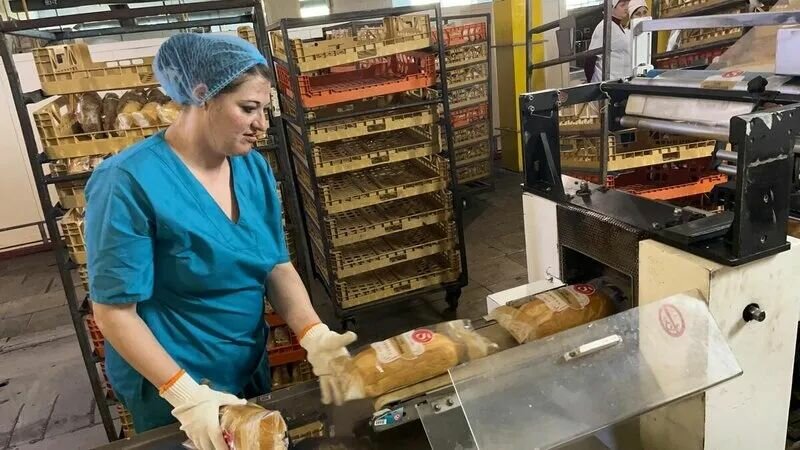 世界粮食计划署继续通过与面包店合作，为受冲突影响的人提供面包。今年5月，世界粮食计划署为乌克兰8个城市的73万多人提供了面包。照片©WFP/Paul Anthem