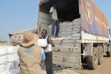 世界粮食计划署扩大对南苏丹援助规模，并谴责哄抢援助物资的行为
