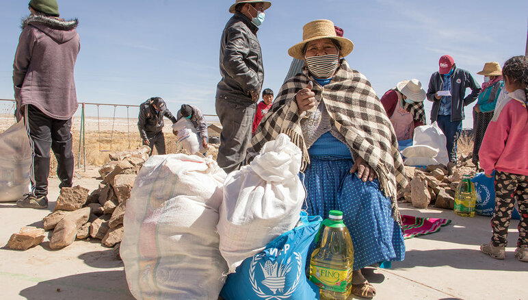 Eustaquia来自玻利维亚的Uru Murato土著社区。世界粮食计划署通过在玻利维亚开展“粮食换资产”计划，向奥鲁罗（Oruro）、拉巴斯（La Paz）和科恰班巴（Cochabamba）的脆弱群体提供援助。 照片 © WFP/Morelia Eróstegui